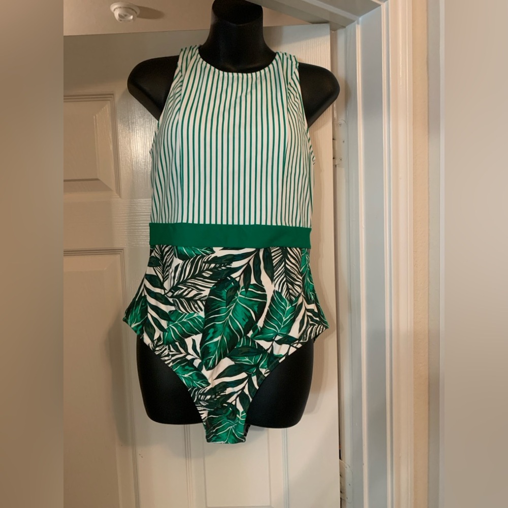 NWT - Cupshe swimsuit XL